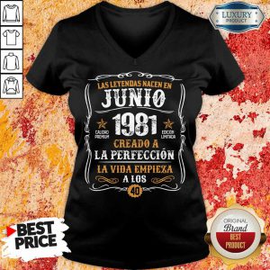 Junio 1981 La Perfeccion A Lot 40 V-neck